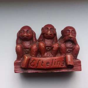 Horen Zien en Zwijgen (rood)